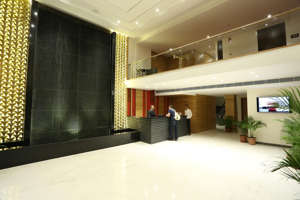 Sunbeam Premium Hotel Zirakpur Exterior photo